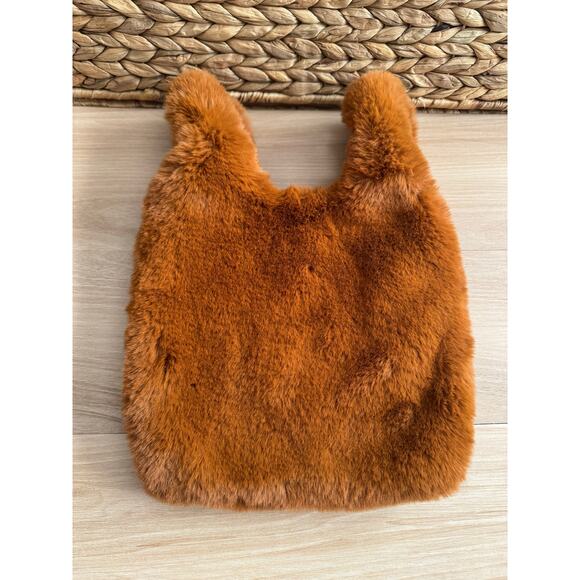 Hat attack faux fur mini tote bag - Picture 3 of 7